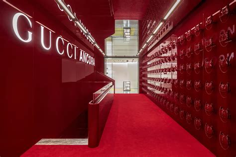 telefono gucci montenapoleone|Today, the Iconic Gucci Store on Via Montenapoleone Reopens.